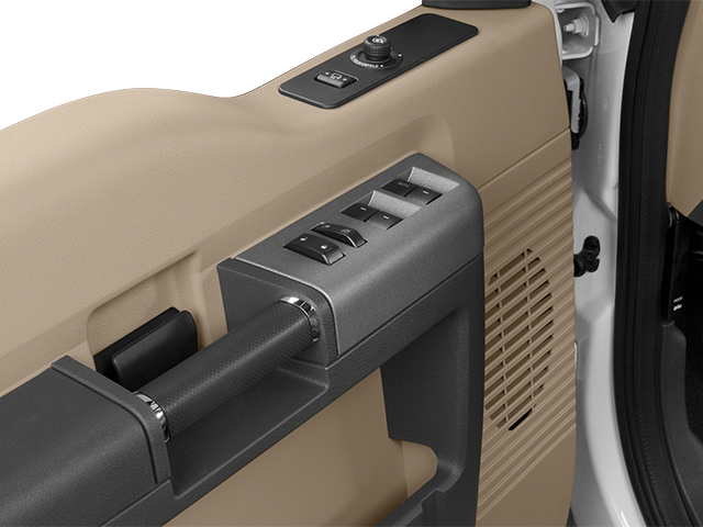 2014 Ford Super Duty F-350 SRW 4WD Crew Cab 6-3/4 Ft Box Platinum