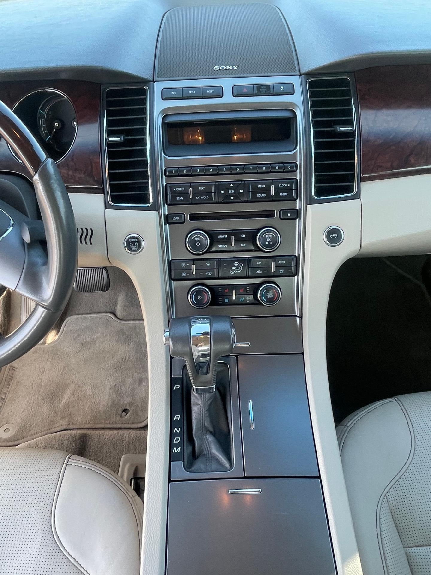 2010 Ford Taurus 4dr Sdn Limited FWD