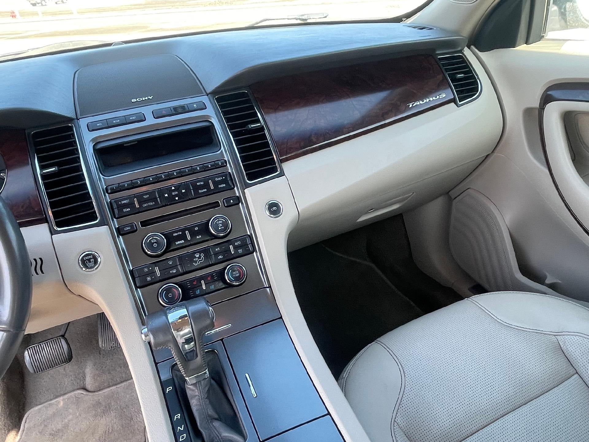 2010 Ford Taurus 4dr Sdn Limited FWD