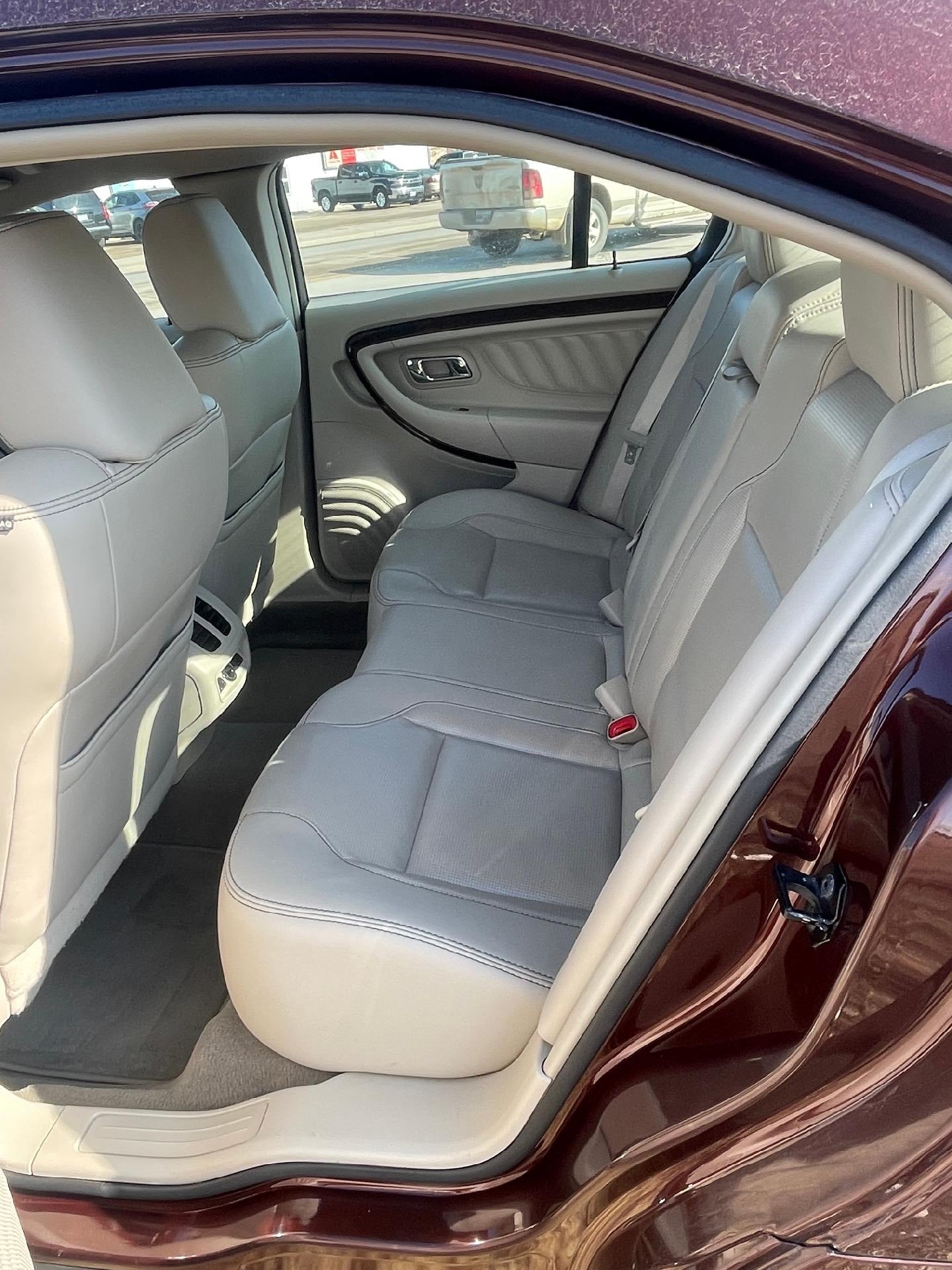 2010 Ford Taurus 4dr Sdn Limited FWD