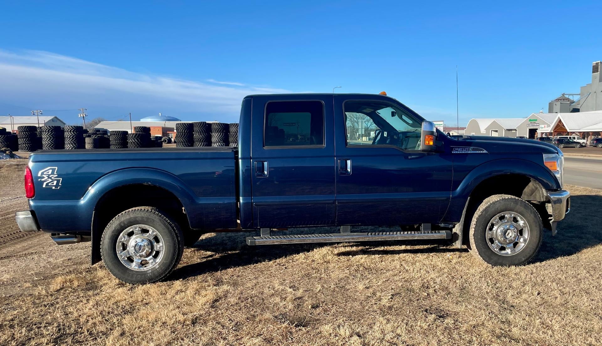 2014 Ford Super Duty F-350 SRW 4WD Crew Cab 6-3/4 Ft Box Lariat