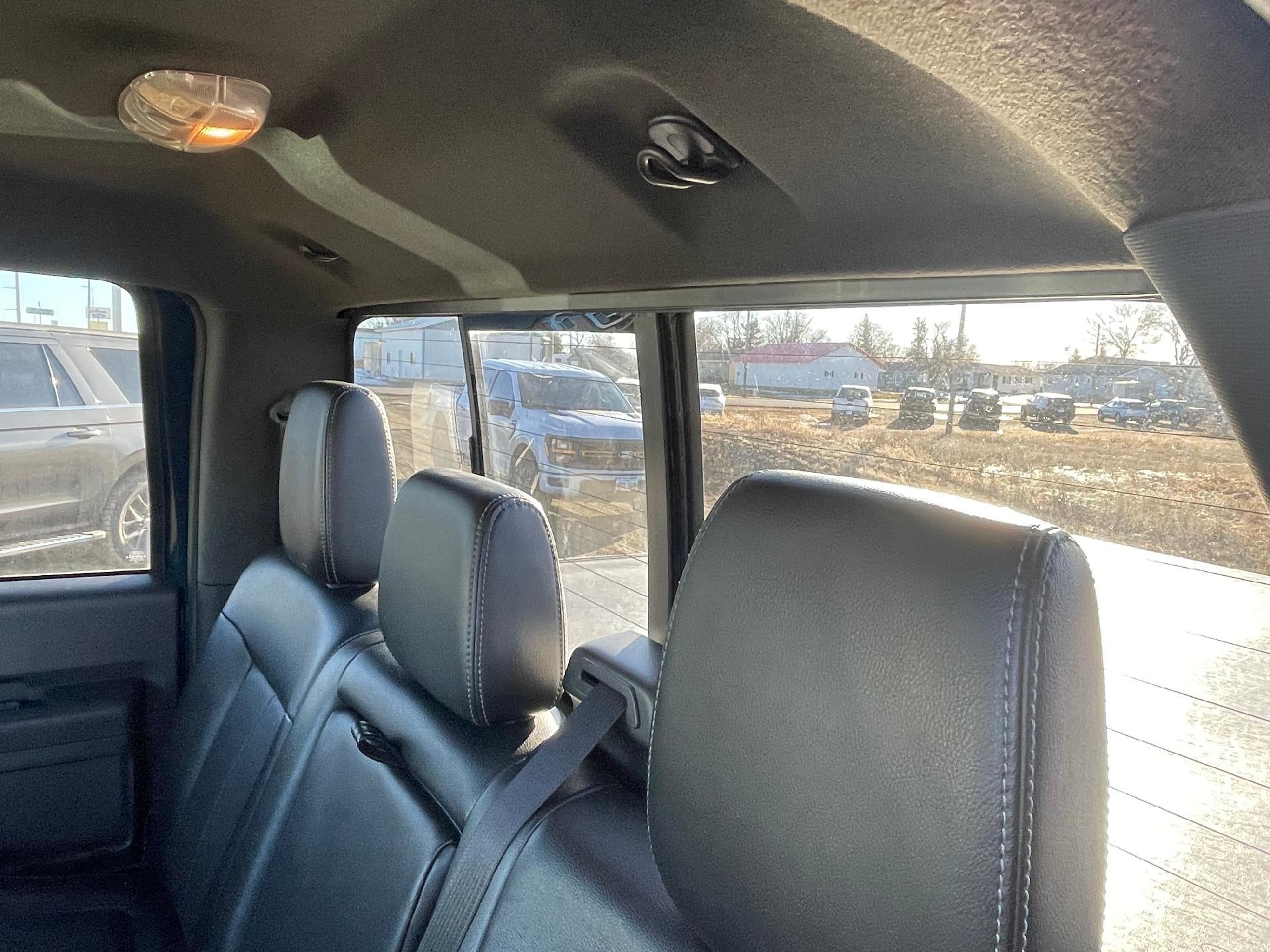 2014 Ford Super Duty F-350 SRW 4WD Crew Cab 6-3/4 Ft Box Lariat