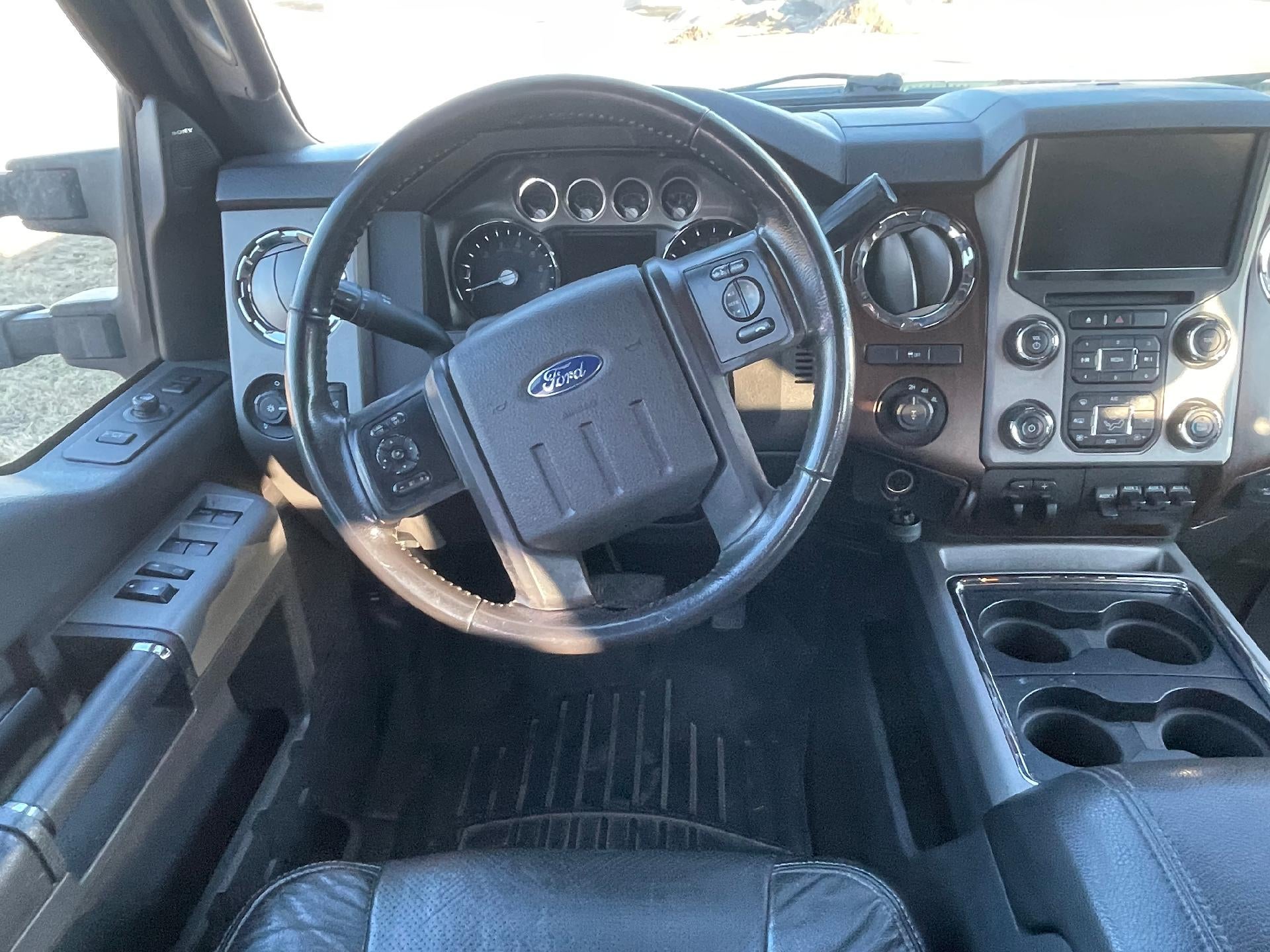 2014 Ford Super Duty F-350 SRW 4WD Crew Cab 6-3/4 Ft Box Lariat