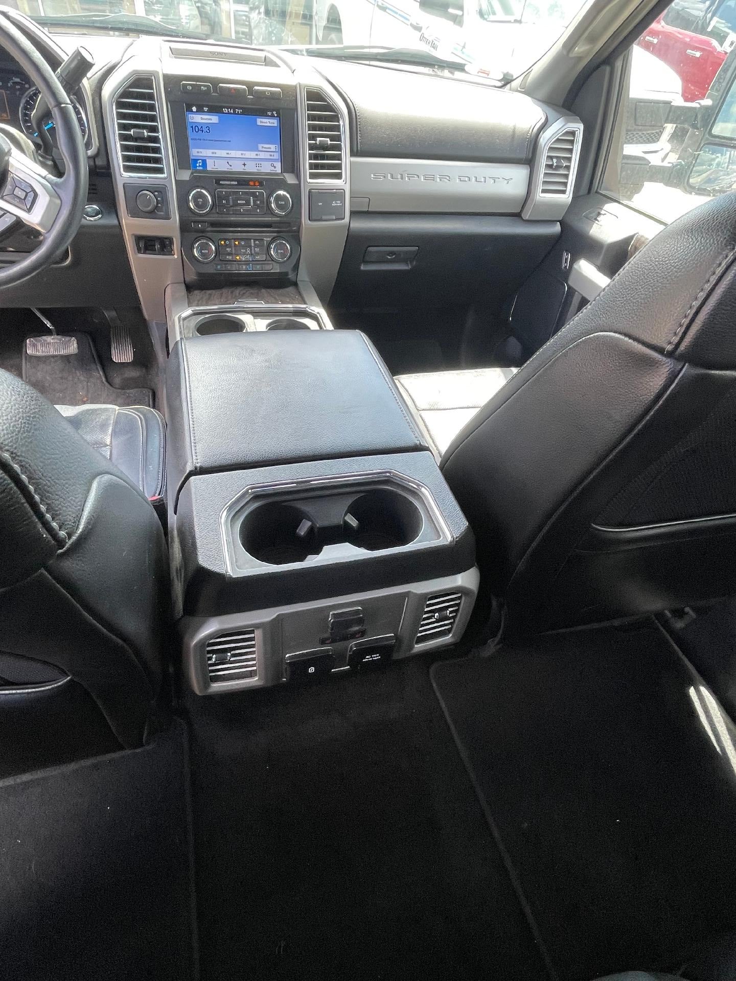 2017 Ford Super Duty F-350 SRW Lariat 4WD Crew Cab 6.75' Box