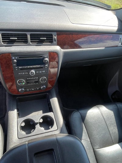 2014 Chevrolet Suburban 4WD LT