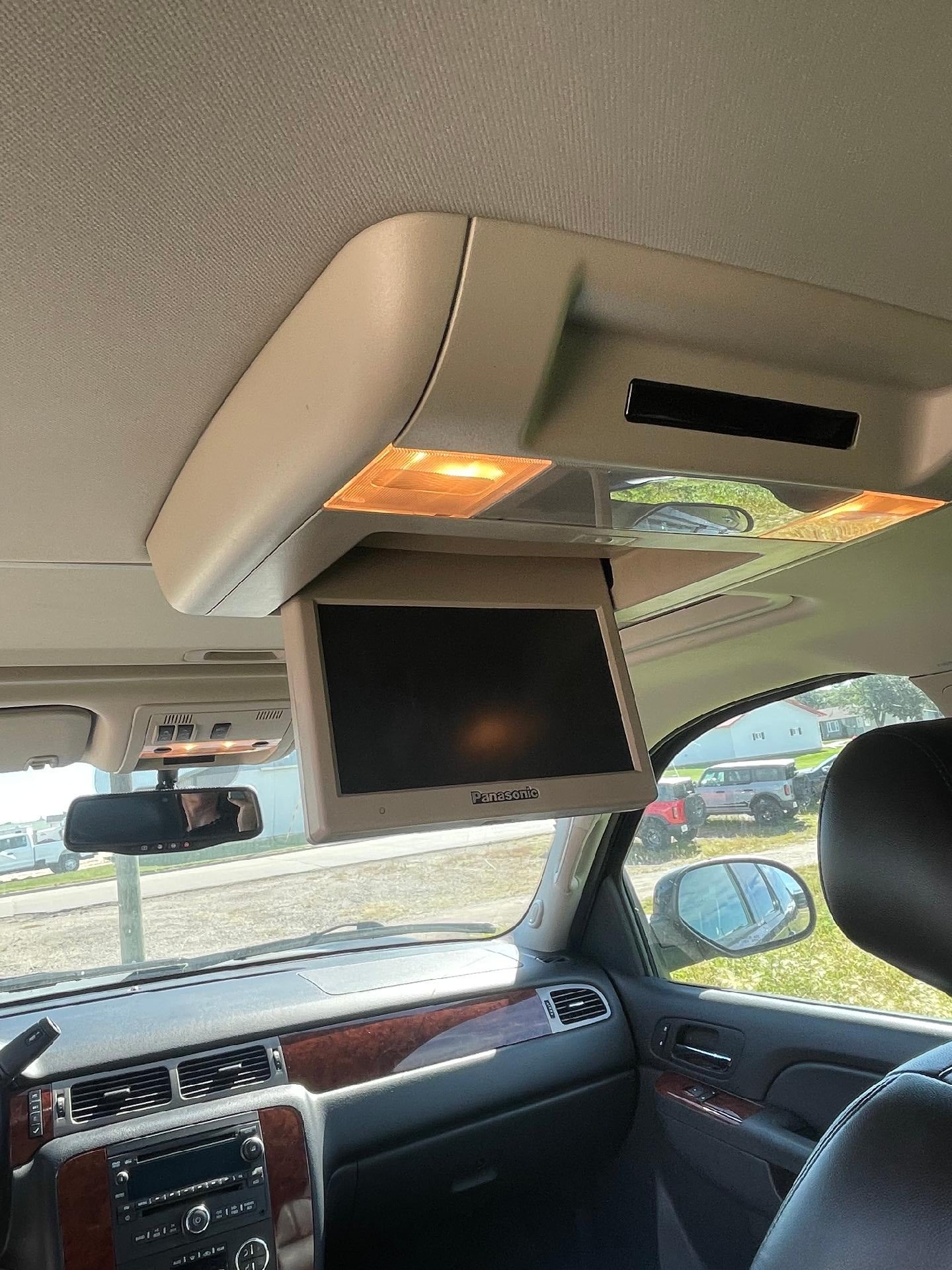 2014 Chevrolet Suburban 4WD LT