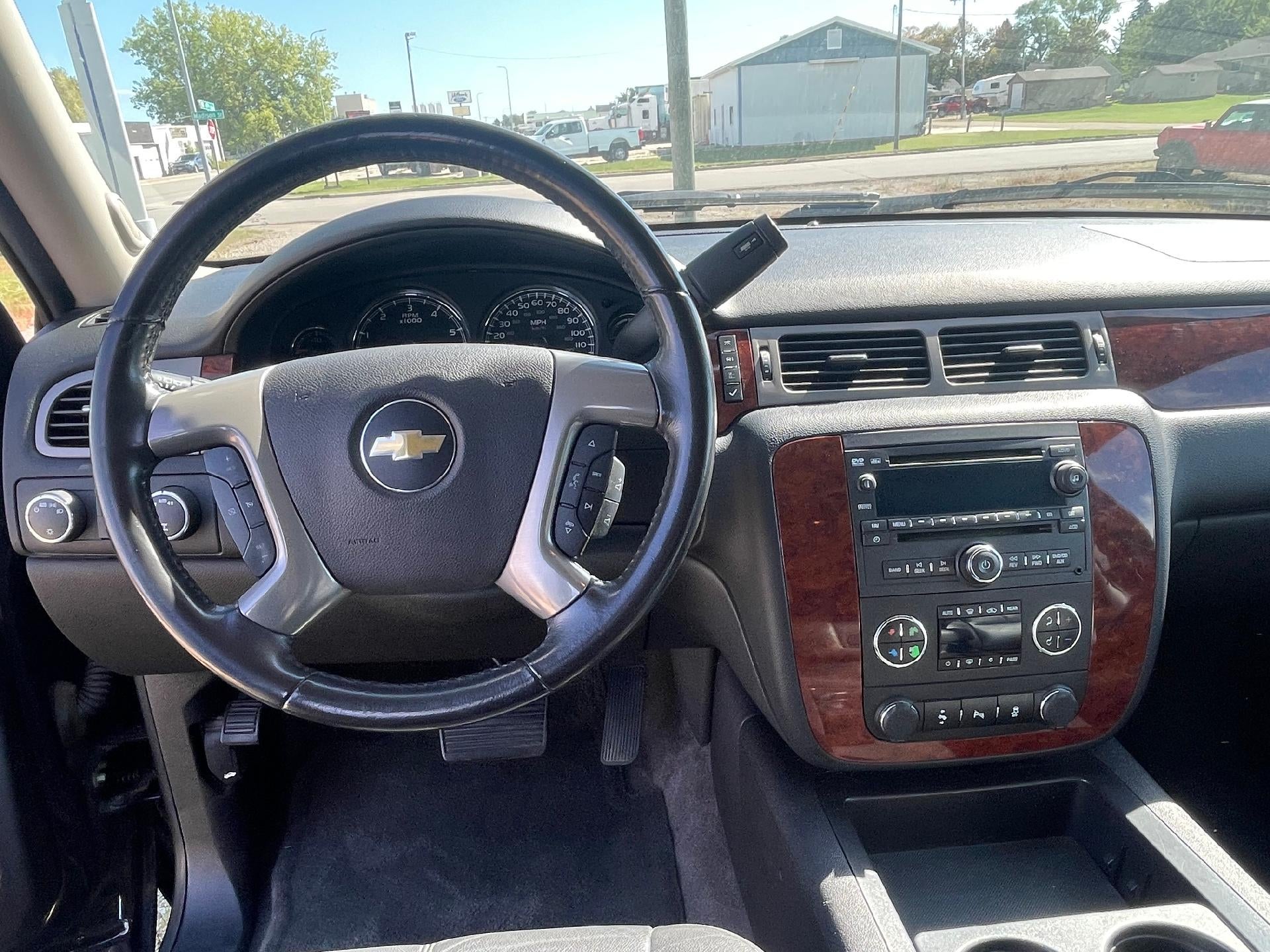 2014 Chevrolet Suburban 4WD LT