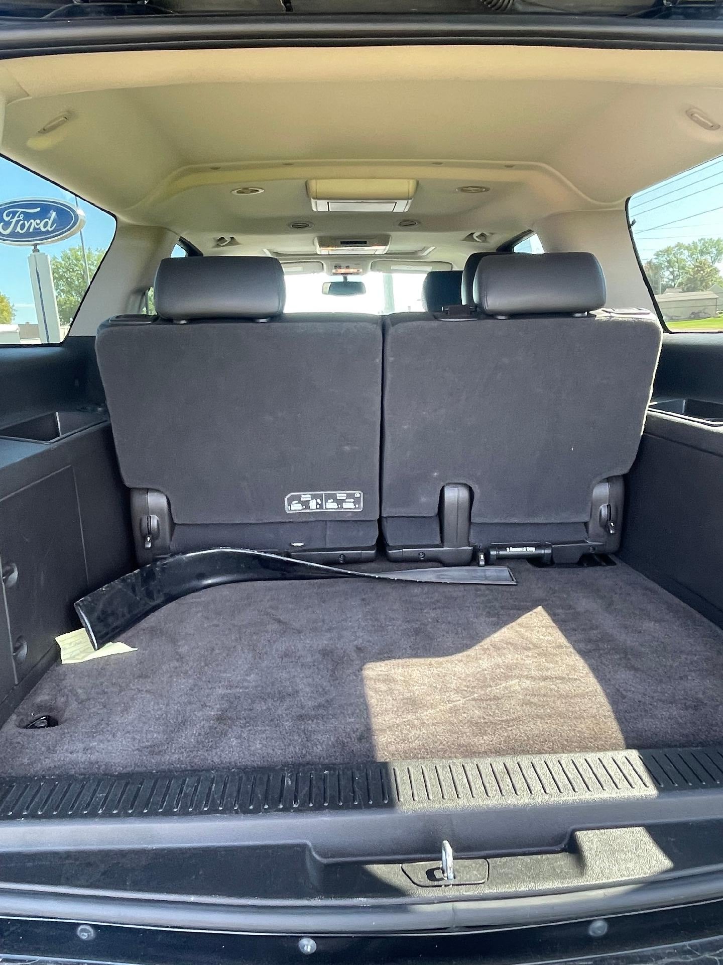 2014 Chevrolet Suburban 4WD LT